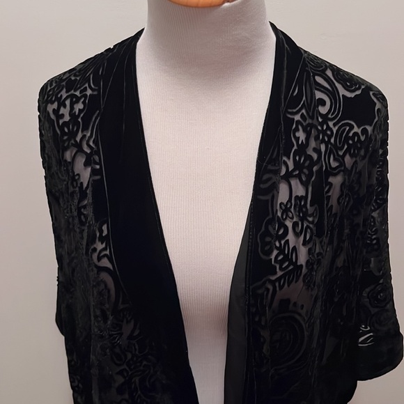 Urban Outfitters Black Kimono Shawl NWOT - Picture 5 of 15